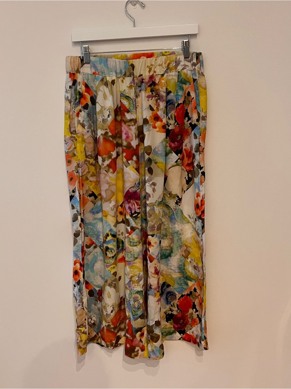 Massimo Dutti Multicolor Floral Midi capri pants